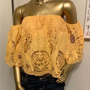 Stretch, Beautiful lace , off shoulder and Lining inside